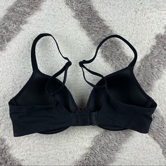 Chantelle Modern Invisible Plunge Memory Foam Bra - Picture 3 of 4